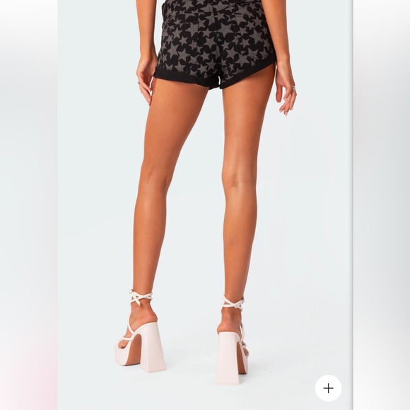 NWT, Edikted, Women’s, Shooting Star Low Rise Denim Shorts - Picture 5 of 9